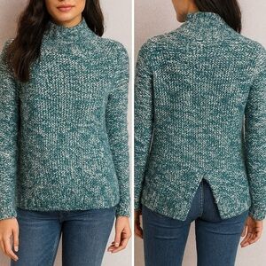 Forever 21 Teal and White Knit Pullover  Sweater Wool Blend Cozy Size Med.